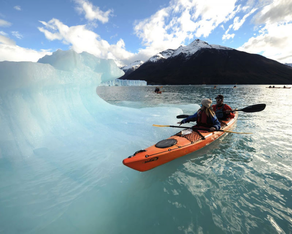 Navegación frente al Glaciar